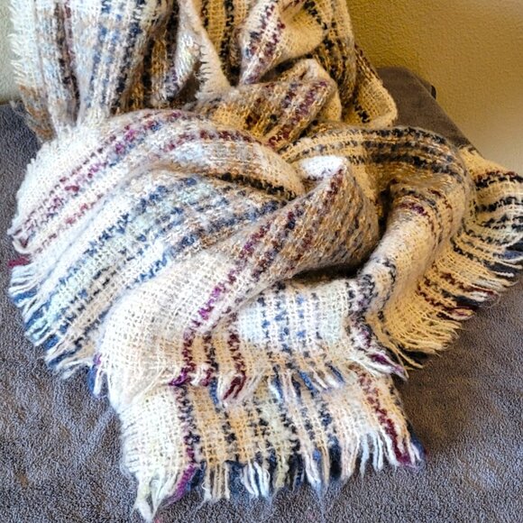 Scarf - Artisan Hand Loomed - Picture 5 of 5